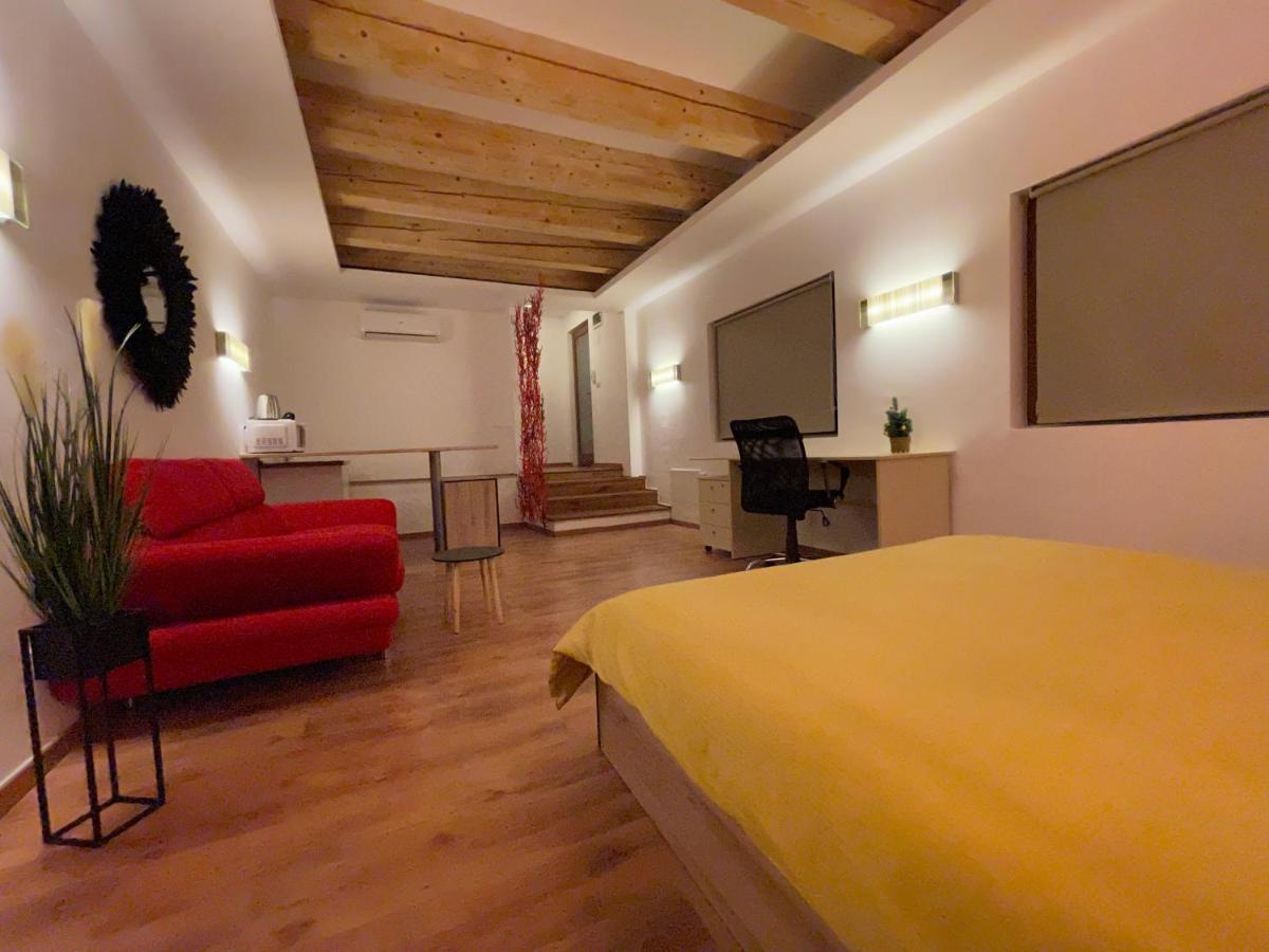 New Workspace Studio Savoya9 Self Check In Old City Center Timisoara Esterno foto
